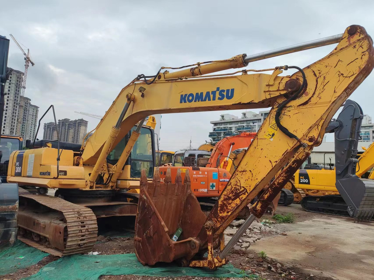 KOMATSU PC300-7 - Bager guseničar: slika 1 KOMATSU PC300-7 - Bager guseničar: slika 1