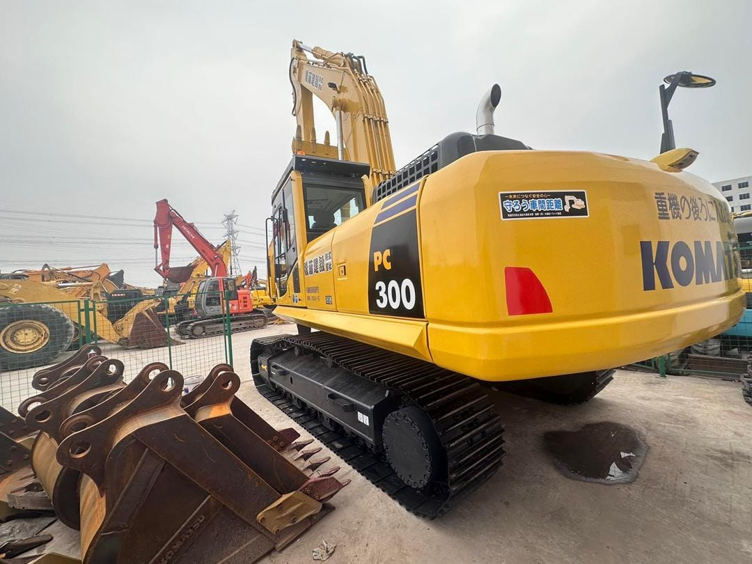 KOMATSU PC300-8 - Bager guseničar: slika 1 KOMATSU PC300-8 - Bager guseničar: slika 1