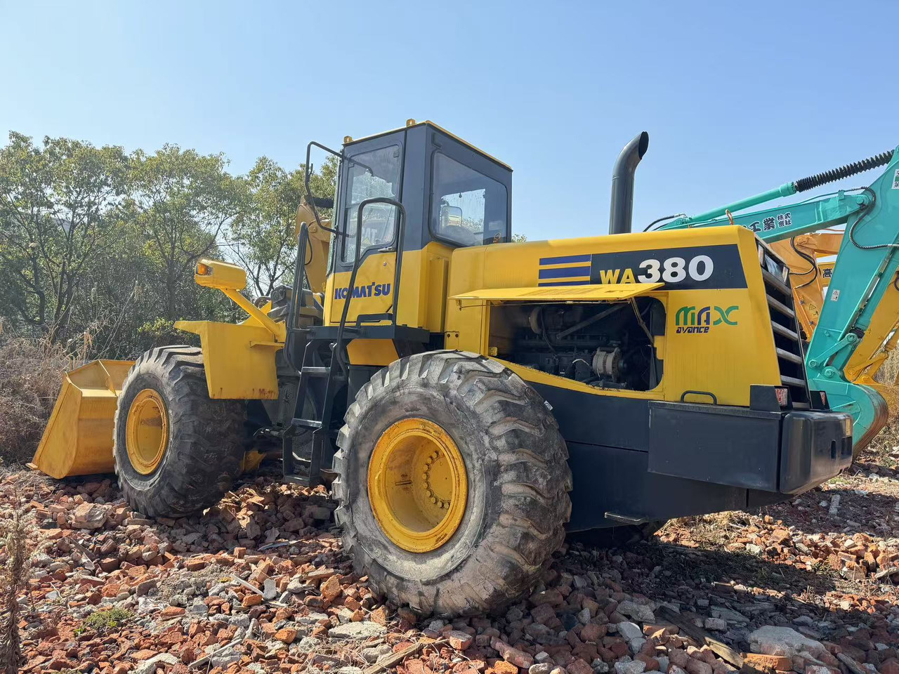 KOMATSU WA380 - Utovarivač točkaš: slika 2 KOMATSU WA380 - Utovarivač točkaš: slika 2