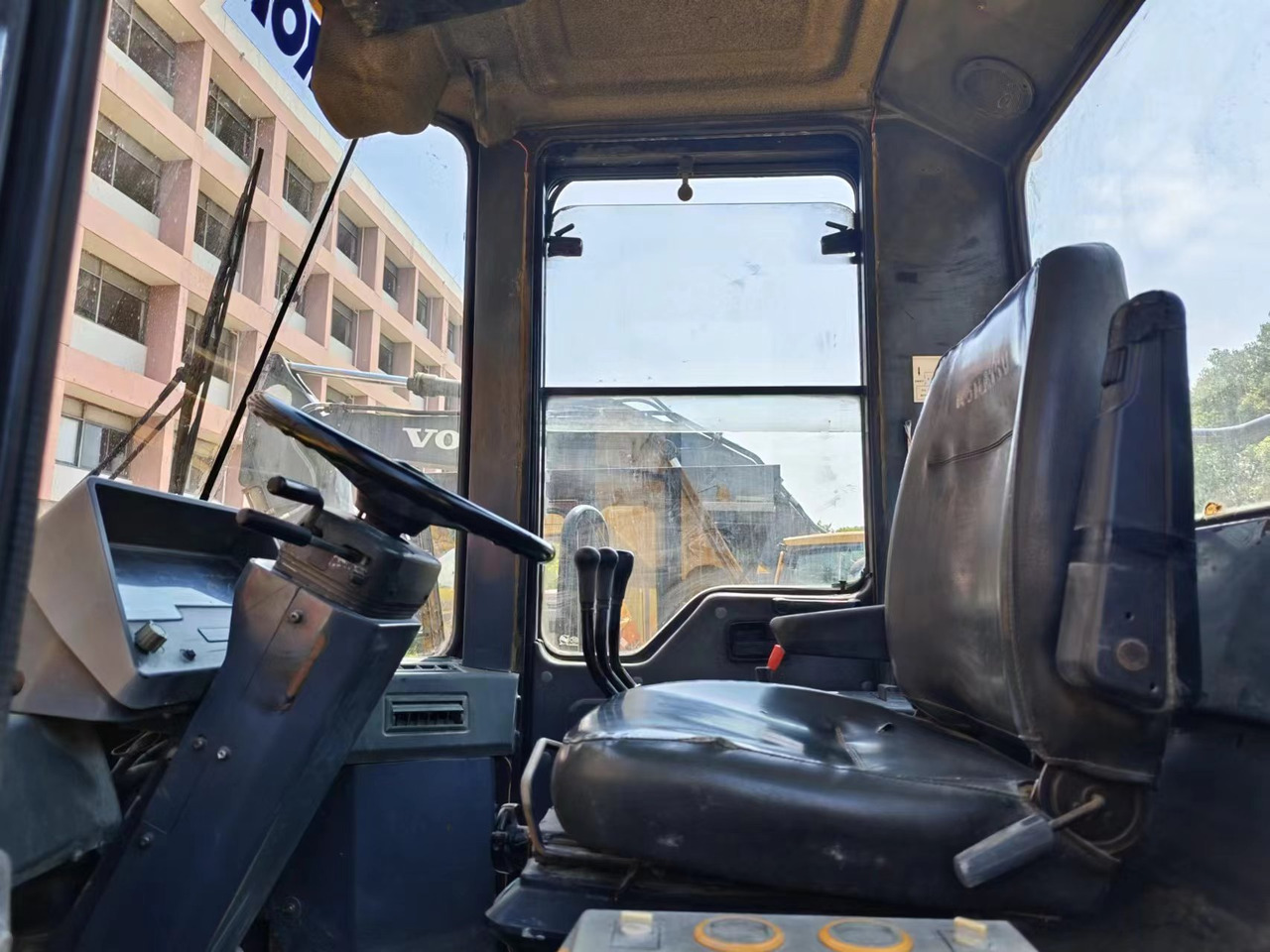 KOMATSU WA470-3 - Utovarivač točkaš: slika 5 KOMATSU WA470-3 - Utovarivač točkaš: slika 5