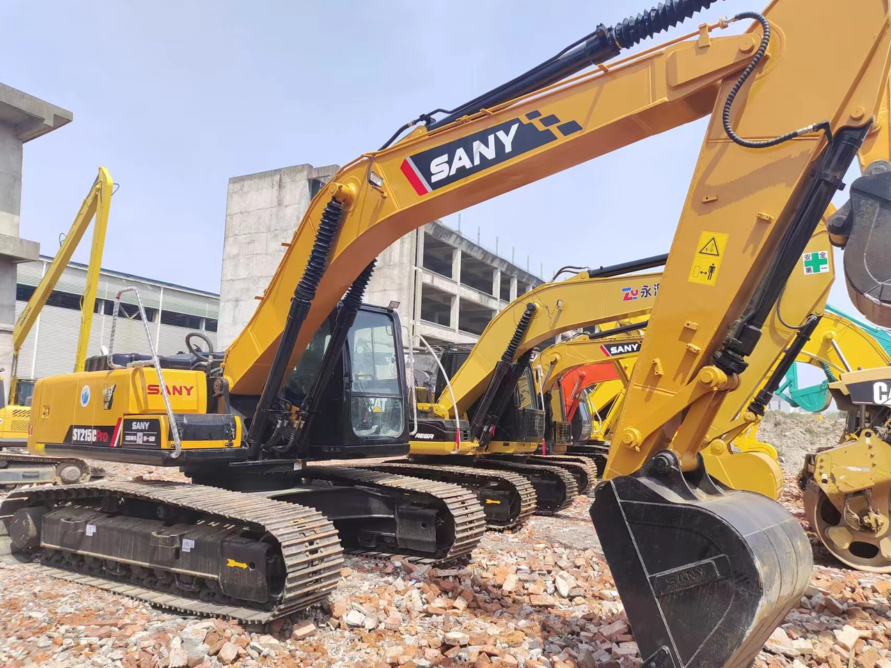 SANY SY215C - Bager guseničar: slika 2 SANY SY215C - Bager guseničar: slika 2