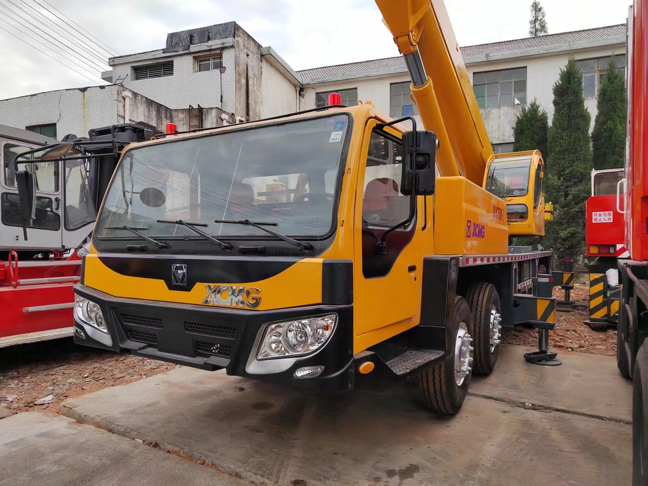 XCMG QY70K good condition QY25K QY50K QY100K QY130K China brand mobile crane - Pokretni kran: slika 1 XCMG QY70K good condition QY25K QY50K QY100K QY130K China brand mobile crane - Pokretni kran: slika 1