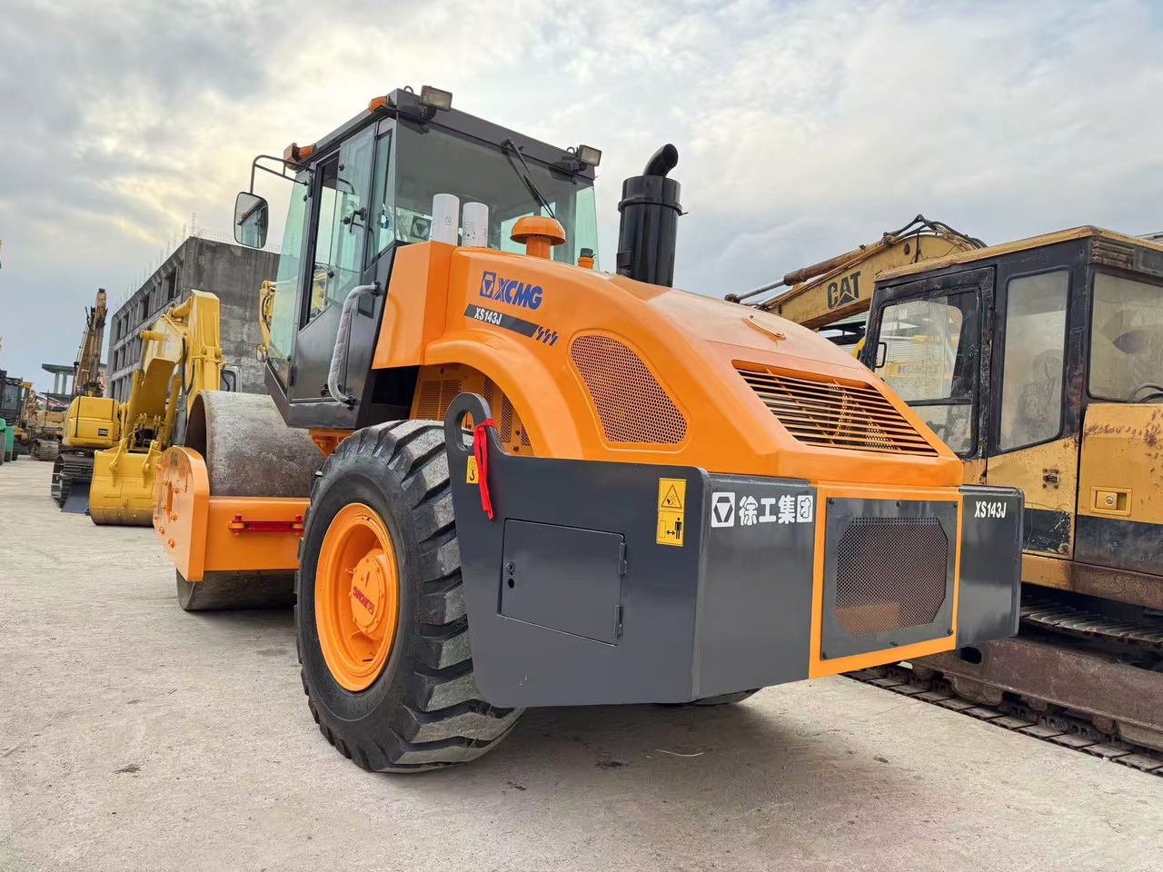 XCMG XS143J - Valjak za puteve: slika 2 XCMG XS143J - Valjak za puteve: slika 2