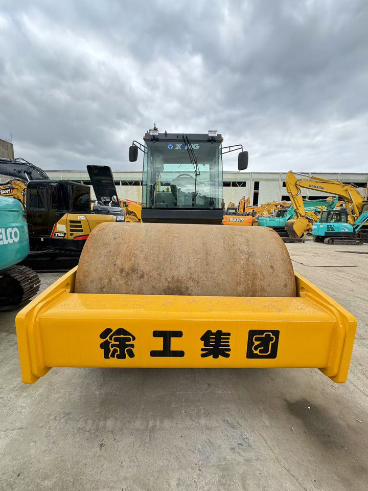 XCMG XS222J - Kompaktor: slika 4 XCMG XS222J - Kompaktor: slika 4