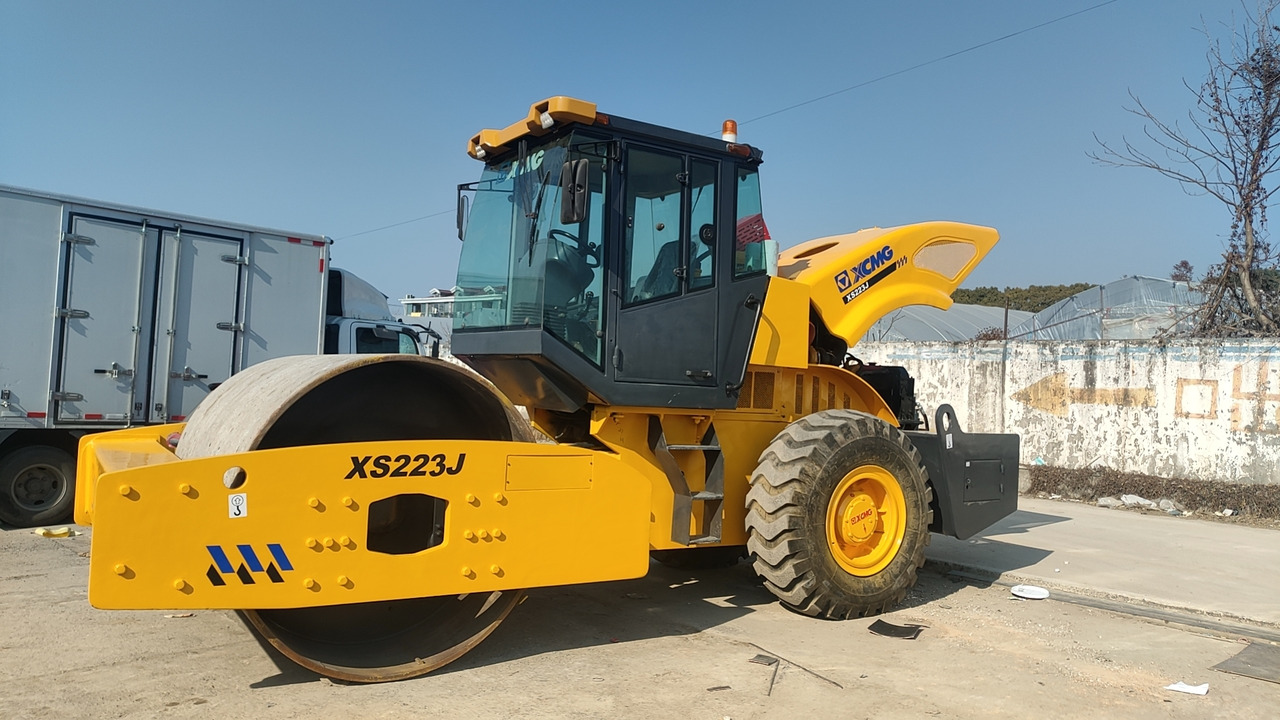 XCMG XS223J - Valjak za puteve: slika 1 XCMG XS223J - Valjak za puteve: slika 1