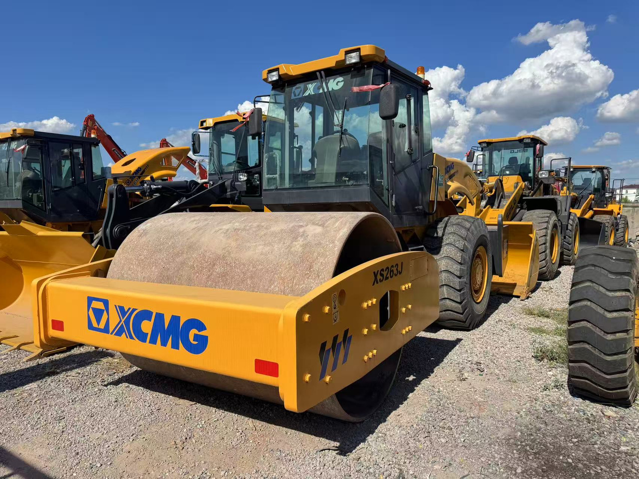XCMG XS263J - Valjak za puteve: slika 1 XCMG XS263J - Valjak za puteve: slika 1