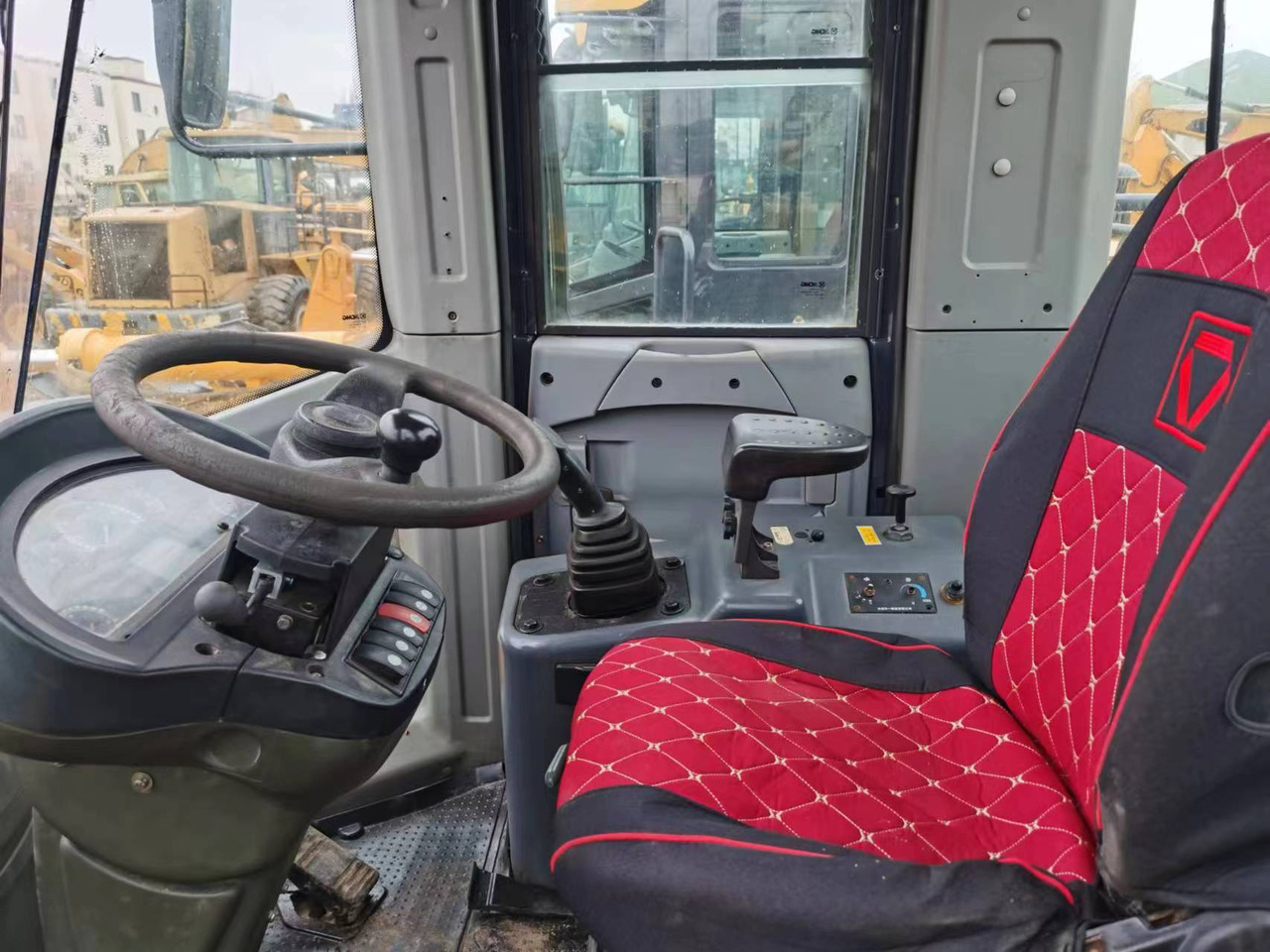 XCMG ZL50GN 95%new good condition 5Ton loader - Utovarivač točkaš: slika 4 XCMG ZL50GN 95%new good condition 5Ton loader - Utovarivač točkaš: slika 4