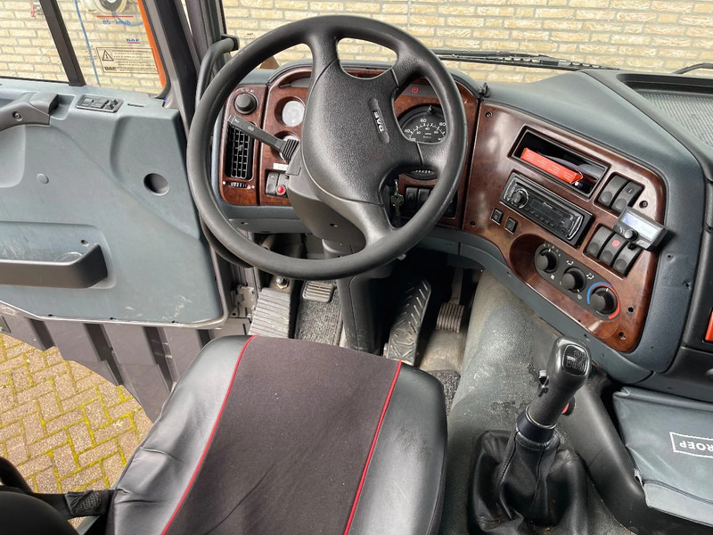 Interior photo 1: Kamion sa zatvorenim sandukom DAF XF 95.380 BOX TRUCK. Netherland Truck