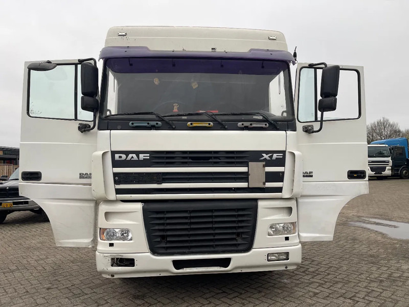 DAF XF 95.430 Tractor - Tegljač: slika 2 DAF XF 95.430 Tractor - Tegljač: slika 2