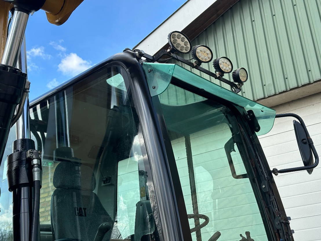 Bager točkaš Caterpillar M313D: slika 25