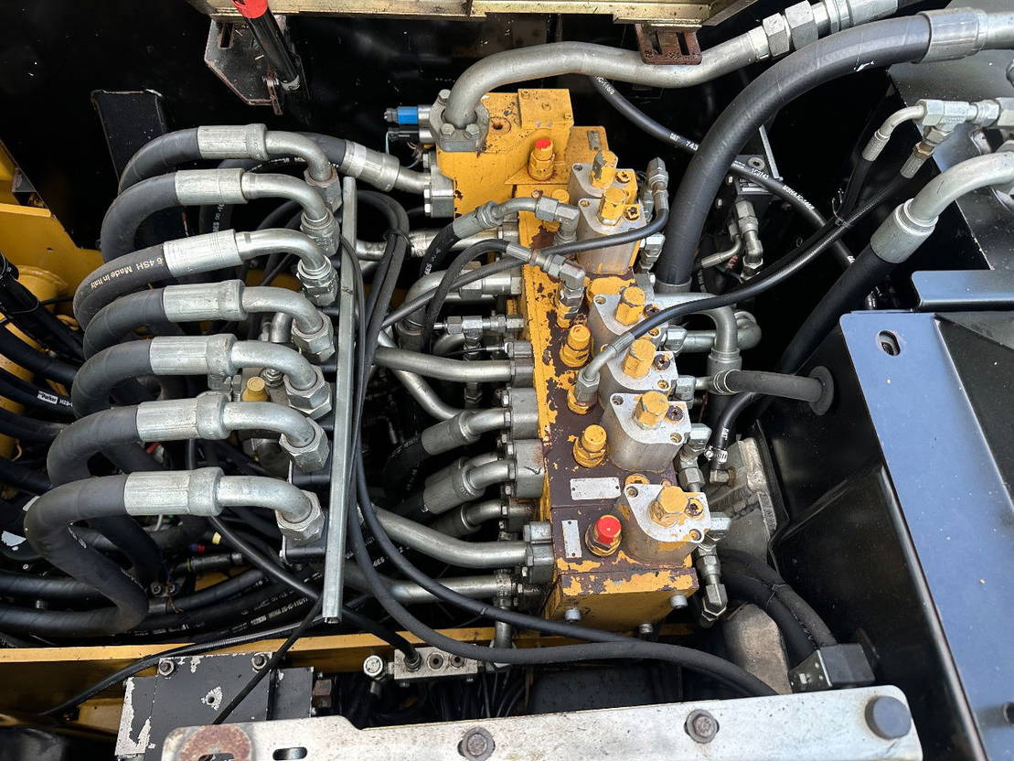 Bager točkaš Caterpillar M313D: slika 28