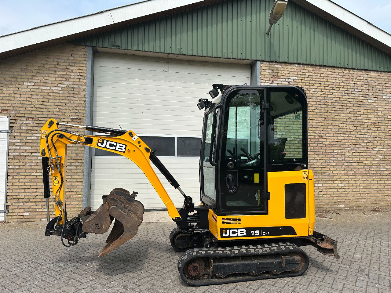 JCB 19 c1 - Mini bager: slika 1 JCB 19 c1 - Mini bager: slika 1