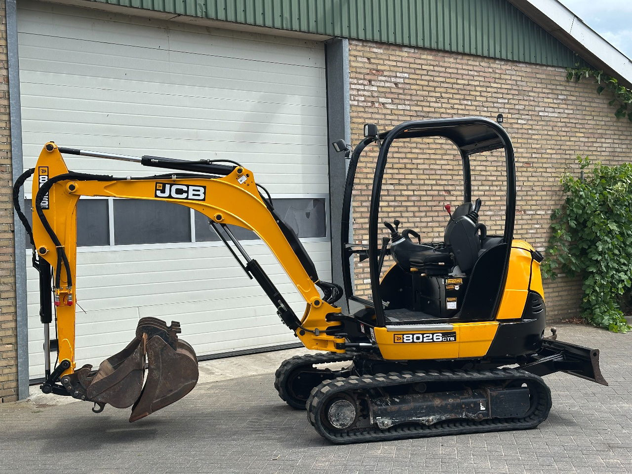 JCB 8026 - Mini bager: slika 2 JCB 8026 - Mini bager: slika 2