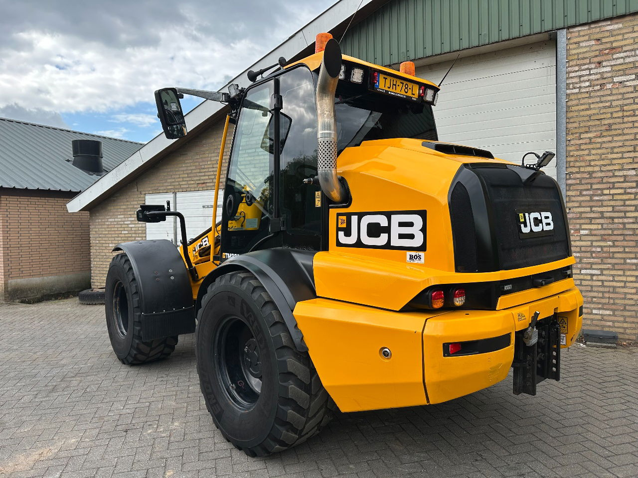 JCB TM320S sv - Teleskopski utovarivač na točkovima: slika 3 JCB TM320S sv - Teleskopski utovarivač na točkovima: slika 3