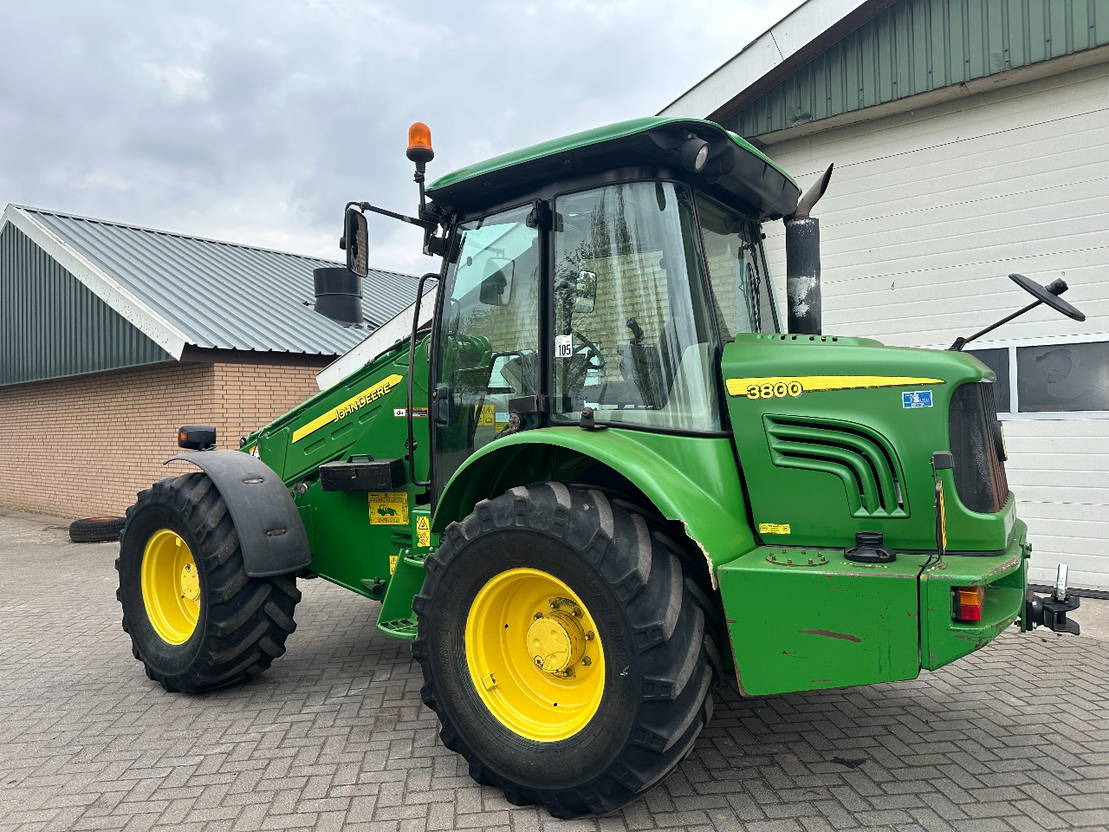 John Deere 3800 - Teleskopski utovarivač na točkovima: slika 4 John Deere 3800 - Teleskopski utovarivač na točkovima: slika 4