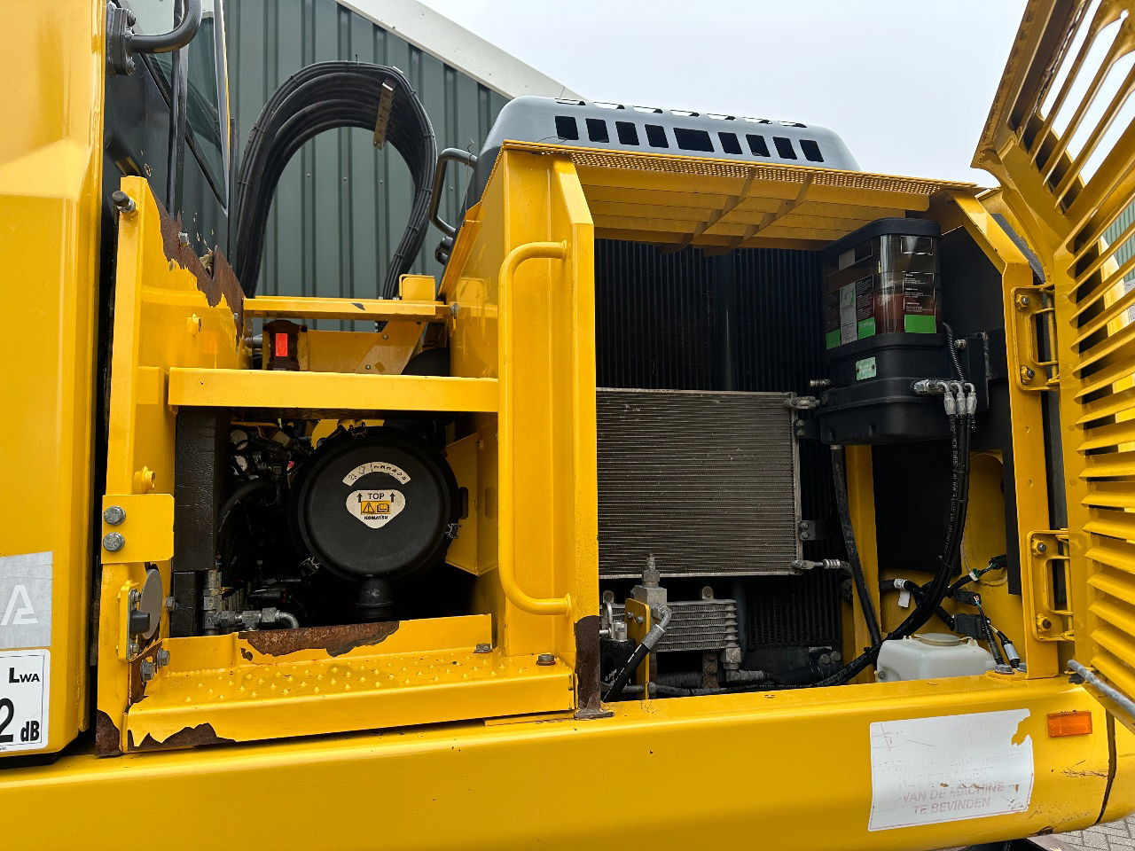 Bager točkaš Komatsu PW160-8: slika 16
