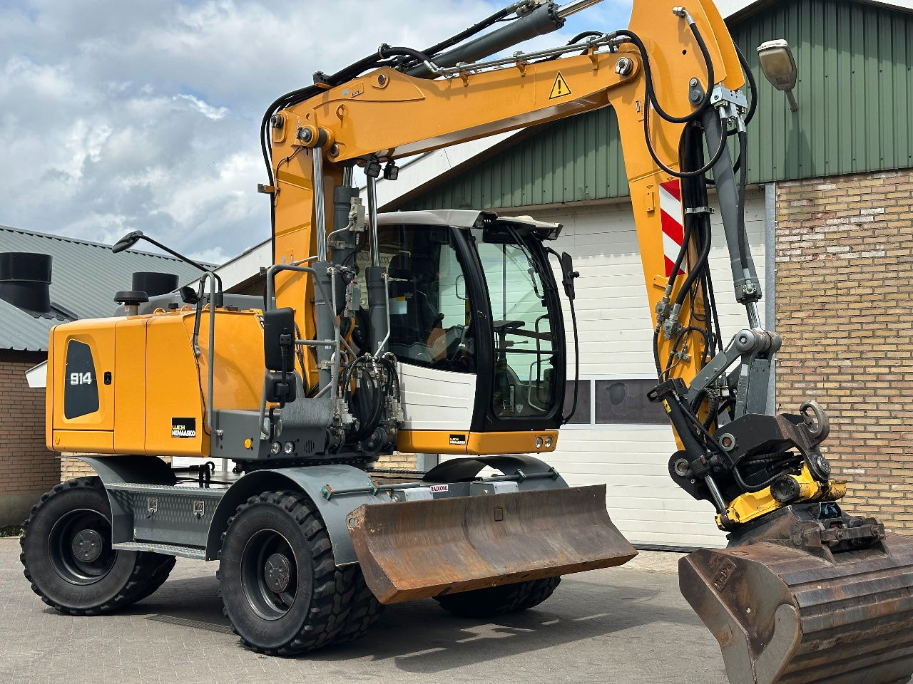Liebherr A914 - Bager točkaš: slika 5 Liebherr A914 - Bager točkaš: slika 5