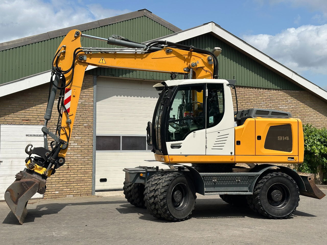 Liebherr A914 - Bager točkaš: slika 1 Liebherr A914 - Bager točkaš: slika 1