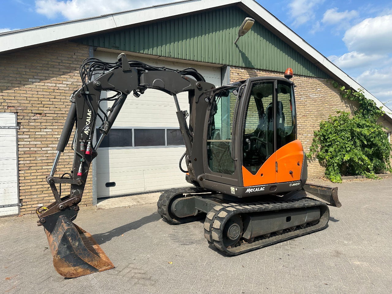 Mecalac 6MCR - Mini bager: slika 3 Mecalac 6MCR - Mini bager: slika 3