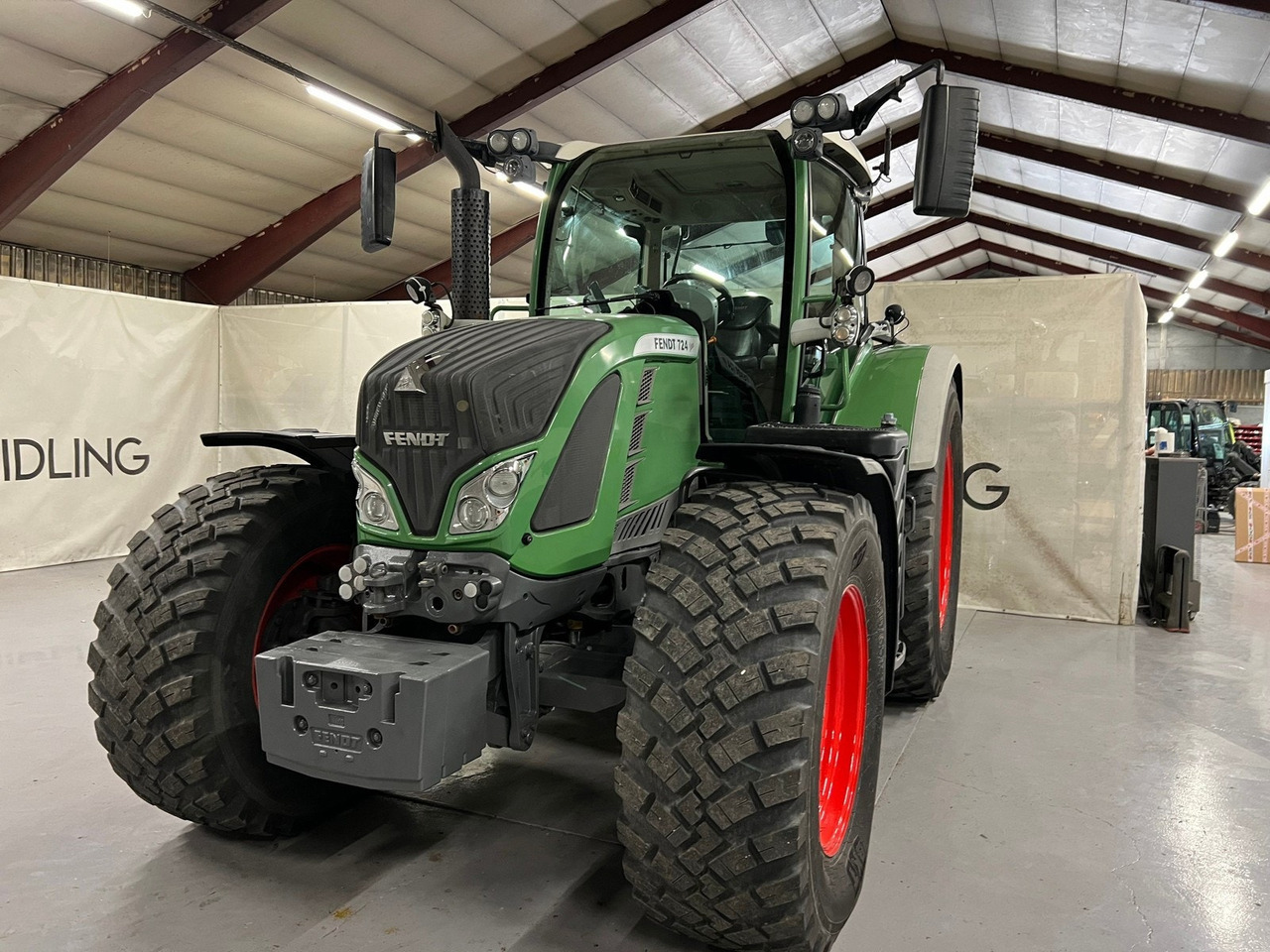 Fendt 724 Vario #TAR INNBYTTE# KAN LEVERES MED ANDRE DEKK# - Traktor: slika 3 Fendt 724 Vario #TAR INNBYTTE# KAN LEVERES MED ANDRE DEKK# - Traktor: slika 3