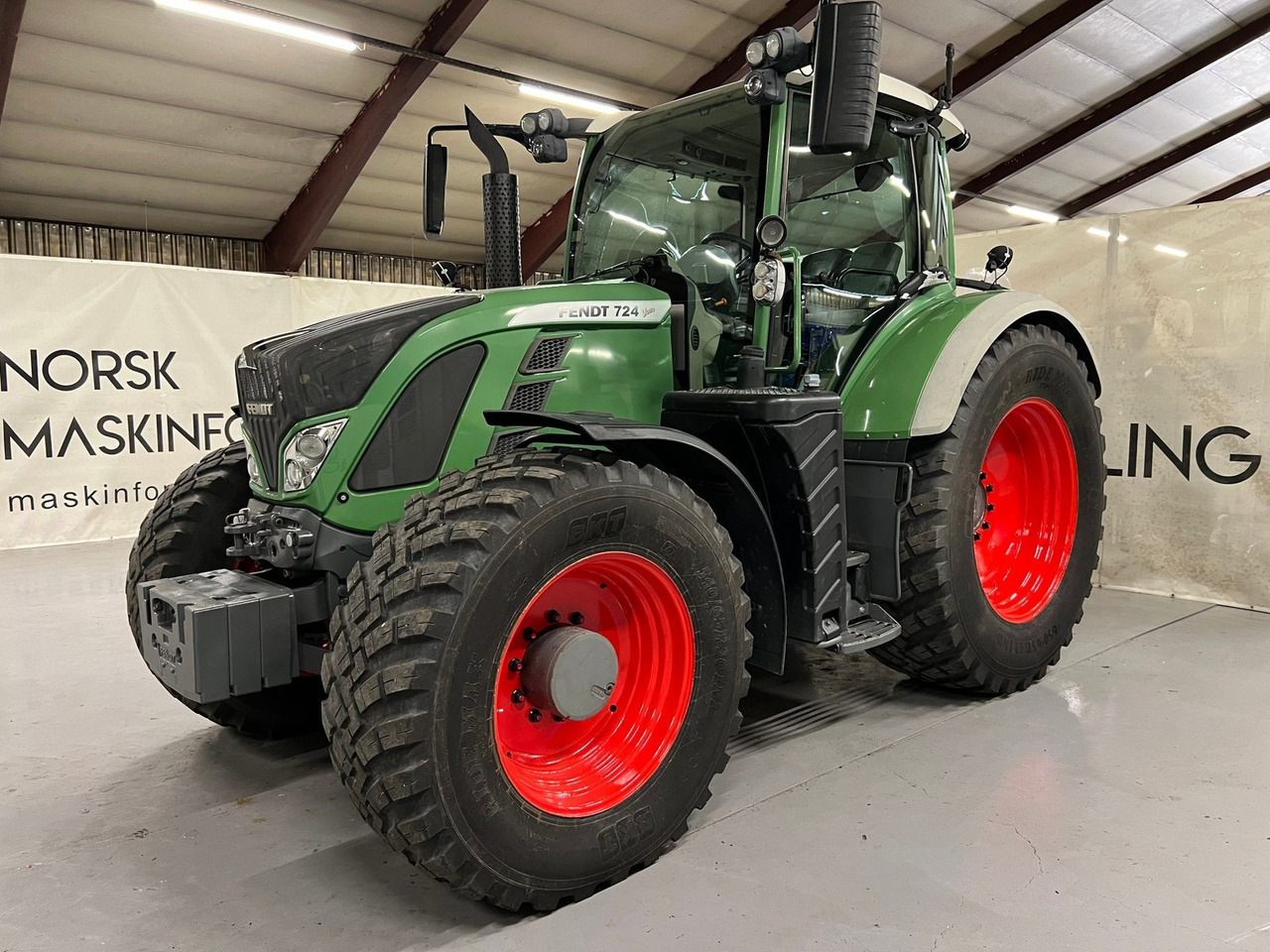 Fendt 724 Vario #TAR INNBYTTE# KAN LEVERES MED ANDRE DEKK# - Traktor: slika 2 Fendt 724 Vario #TAR INNBYTTE# KAN LEVERES MED ANDRE DEKK# - Traktor: slika 2