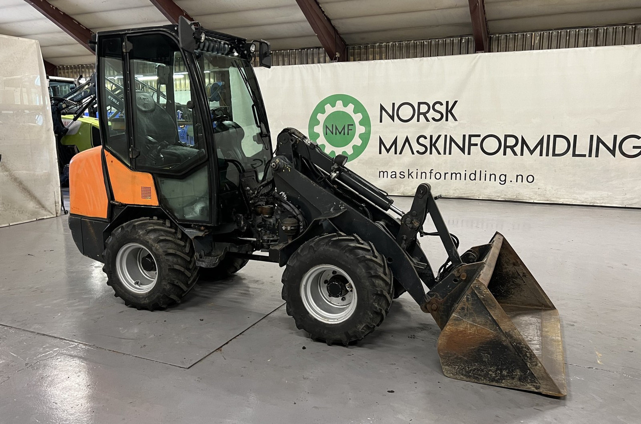 Giant V452T X-TRA HD - Utovarivač točkaš: slika 4 Giant V452T X-TRA HD - Utovarivač točkaš: slika 4