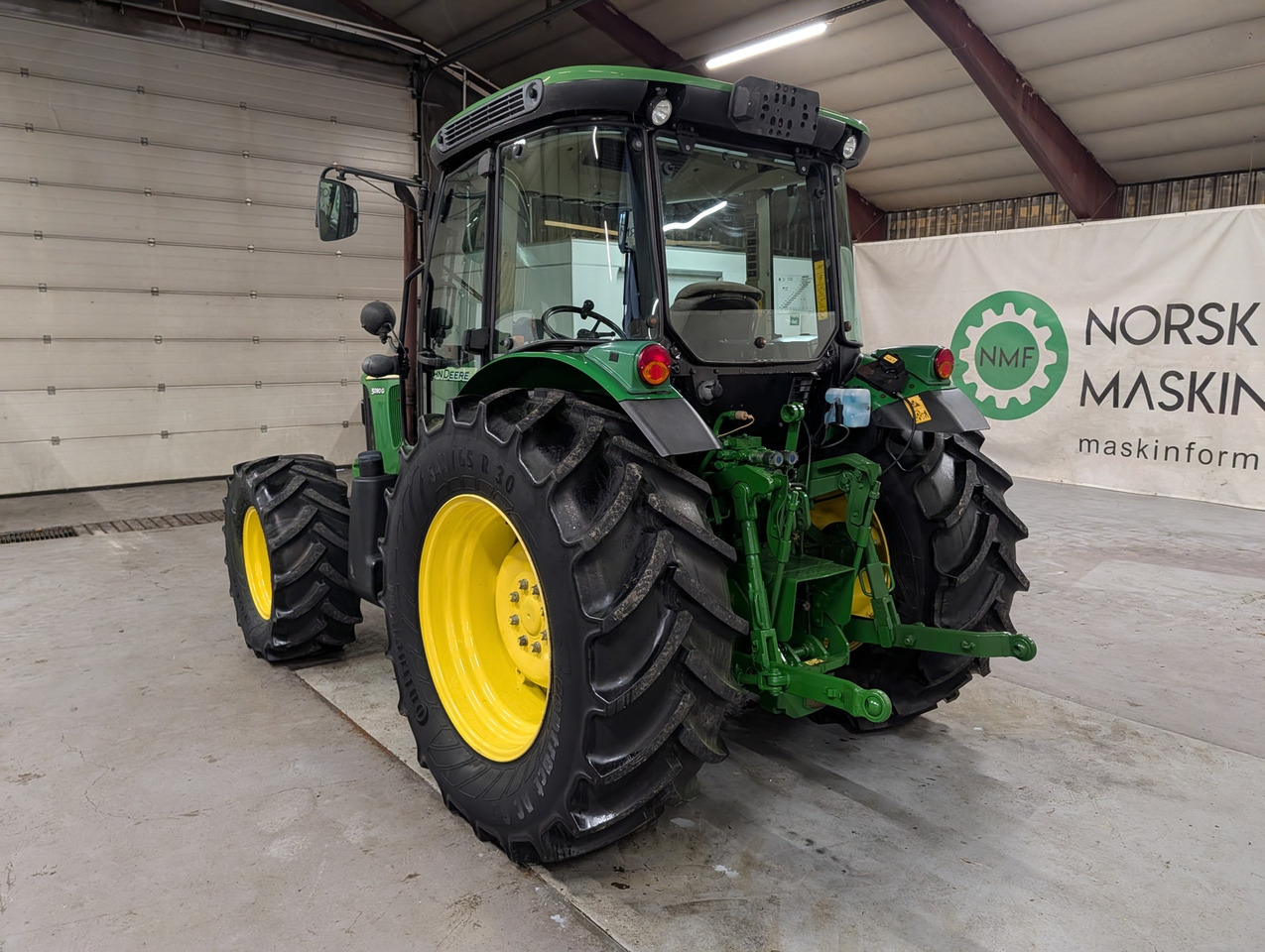 John Deere 5090G - Traktor: slika 3 John Deere 5090G - Traktor: slika 3