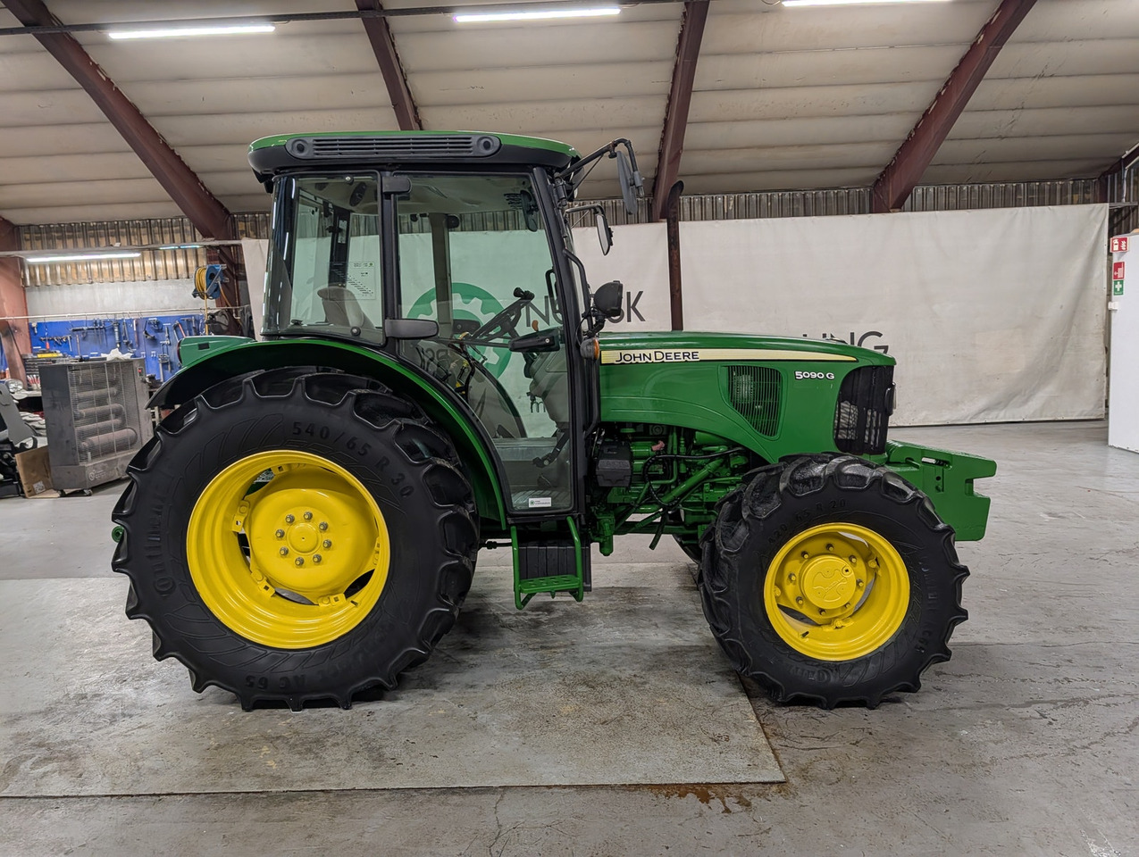John Deere 5090G - Traktor: slika 5 John Deere 5090G - Traktor: slika 5