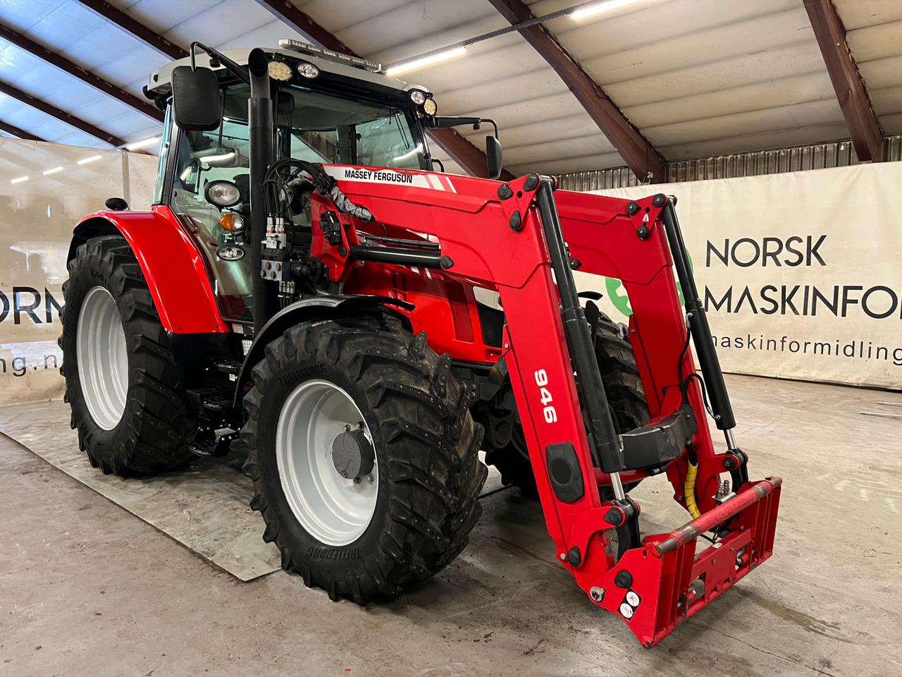 Massey Ferguson 5613 Dyna 6 - Traktor: slika 4 Massey Ferguson 5613 Dyna 6 - Traktor: slika 4