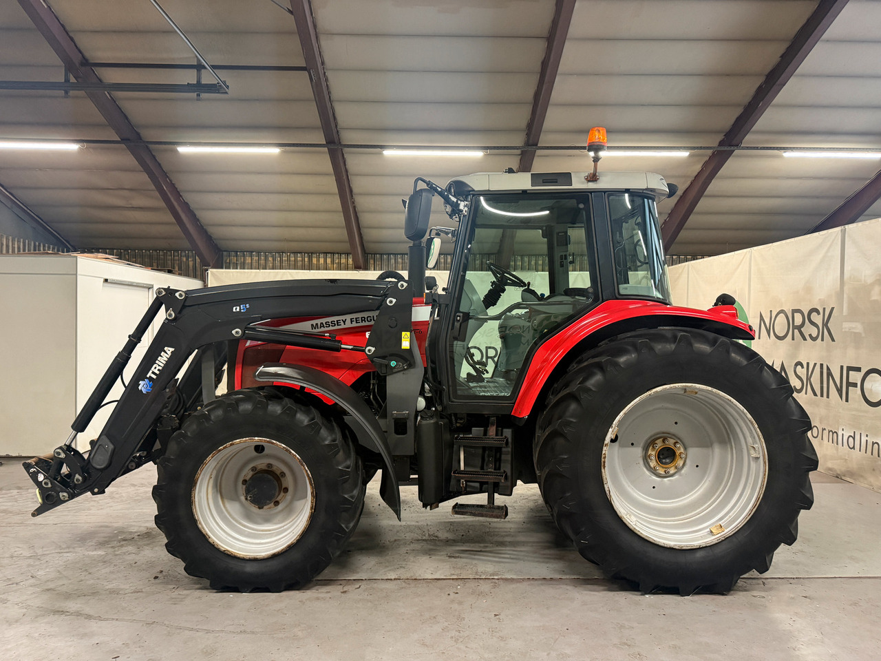 Massey Ferguson 6470 Dyna 6 - Traktor: slika 2 Massey Ferguson 6470 Dyna 6 - Traktor: slika 2