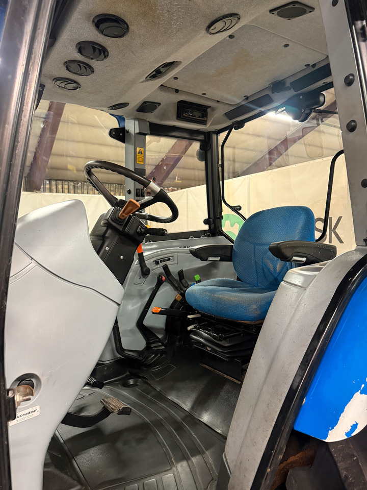 Traktor New Holland T5060: slika 12
