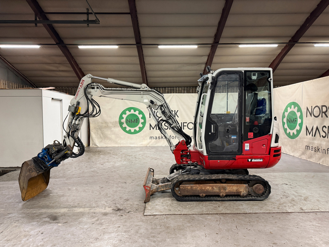 Takeuchi TB230 - Mini bager: slika 2 Takeuchi TB230 - Mini bager: slika 2
