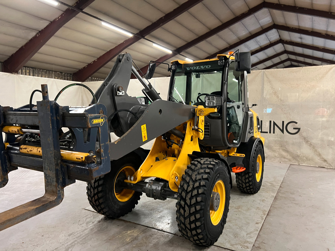 Volvo JL25H - Utovarivač točkaš: slika 4 Volvo JL25H - Utovarivač točkaš: slika 4