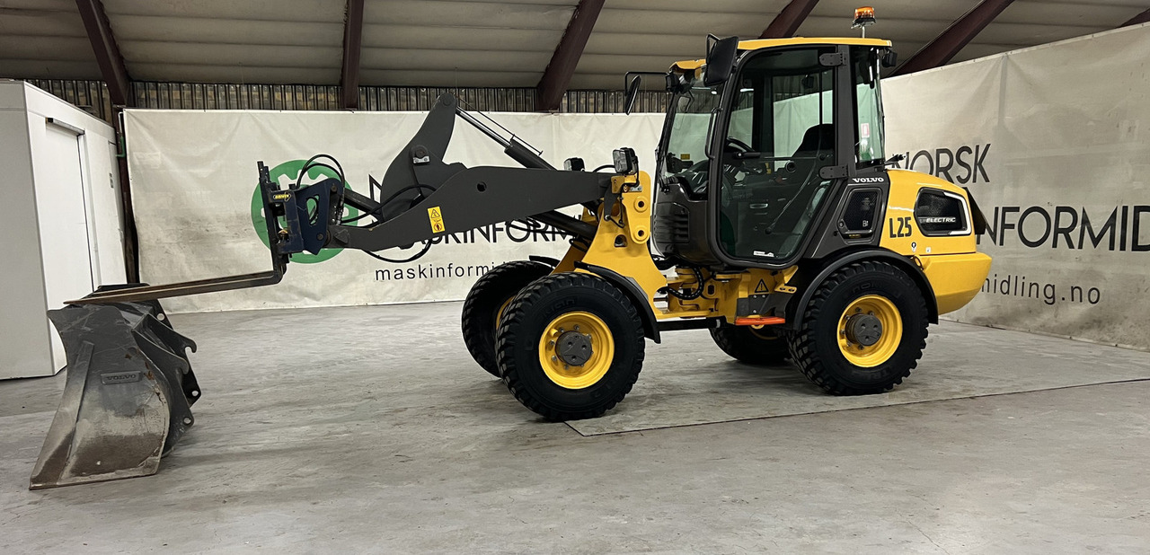 Volvo JL25H - Utovarivač točkaš: slika 1 Volvo JL25H - Utovarivač točkaš: slika 1