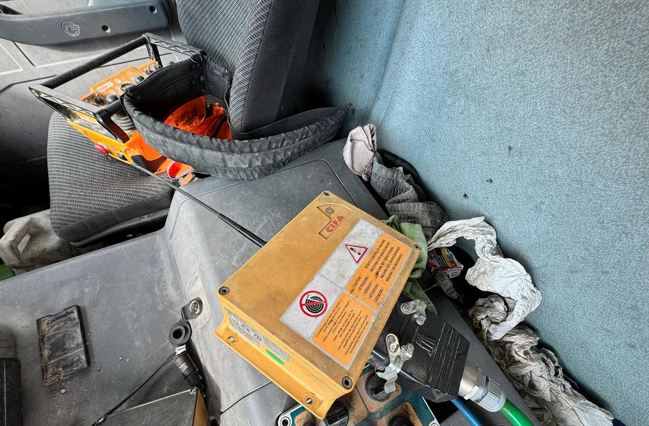 Betonpompa 28MT CIFA ASTRA HD84.38 - Mikser pumpa: slika 5 Betonpompa 28MT CIFA ASTRA HD84.38 - Mikser pumpa: slika 5