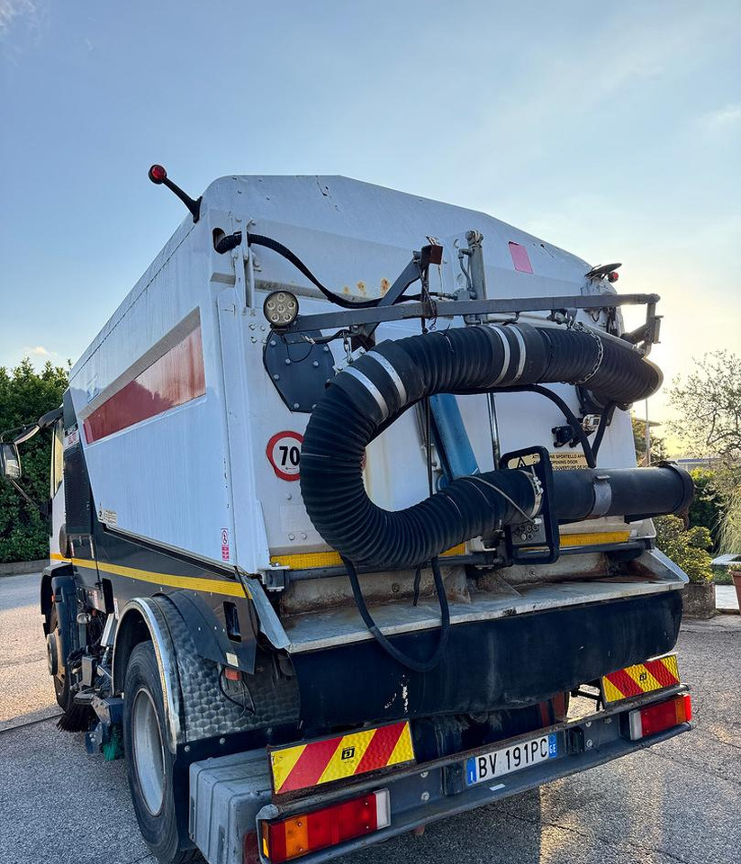 Iveco EuroCargo 150E18 spazzatrice - Autočistilica: slika 4 Iveco EuroCargo 150E18 spazzatrice - Autočistilica: slika 4