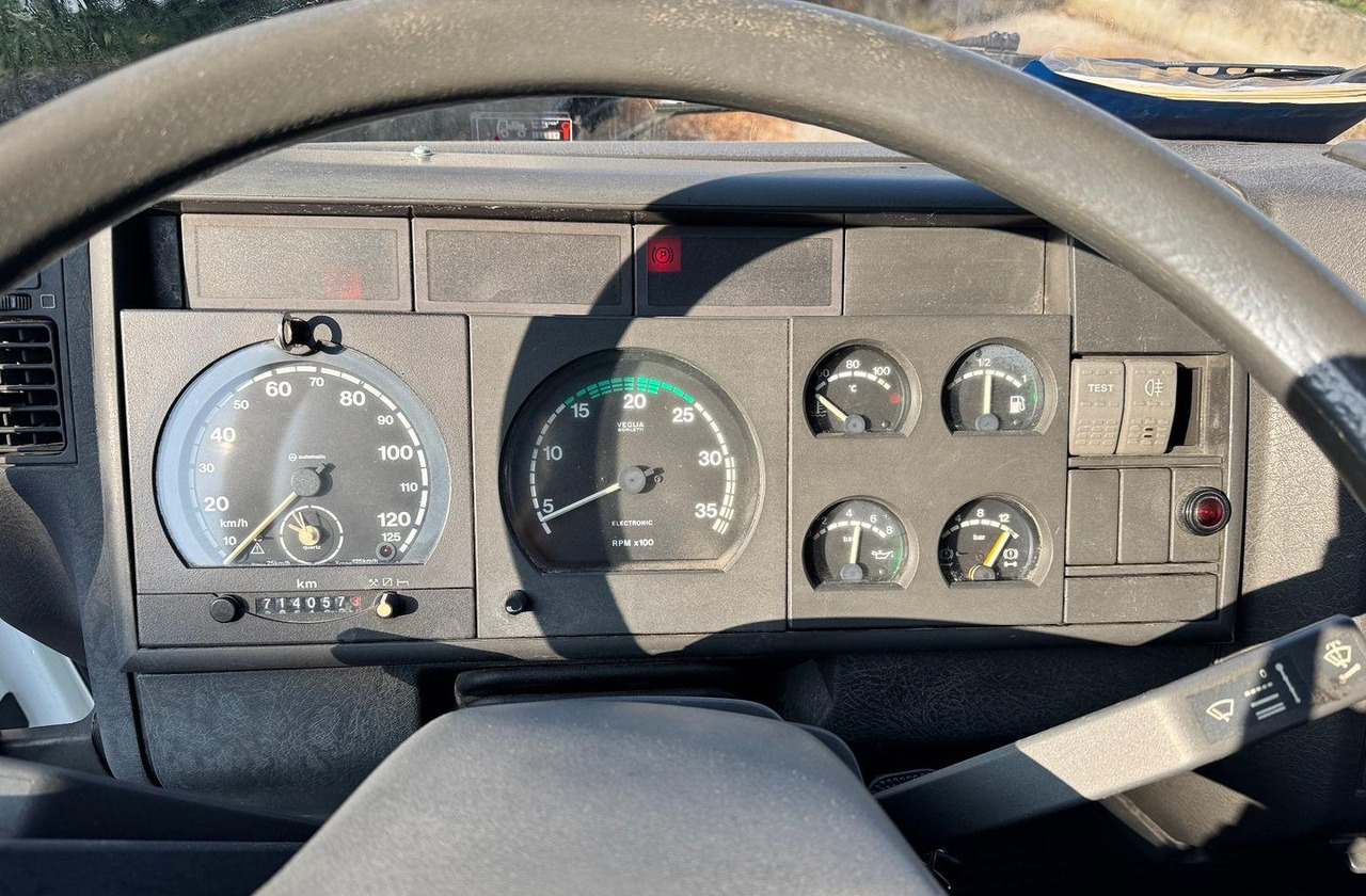 Iveco Eurocargo 150E23 con Gru HIAB - Kamion sa tovarnim sandukom, Kamion sa dizalicom: slika 4 Iveco Eurocargo 150E23 con Gru HIAB - Kamion sa tovarnim sandukom, Kamion sa dizalicom: slika 4