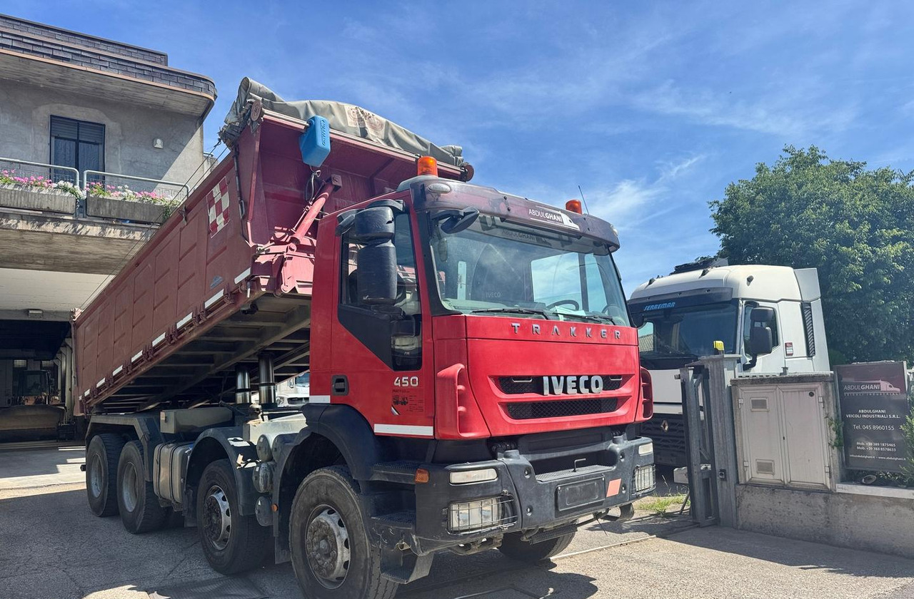 Ribaltabile Iveco Trakker 450 8X4 - Istovarivač: slika 2 Ribaltabile Iveco Trakker 450 8X4 - Istovarivač: slika 2
