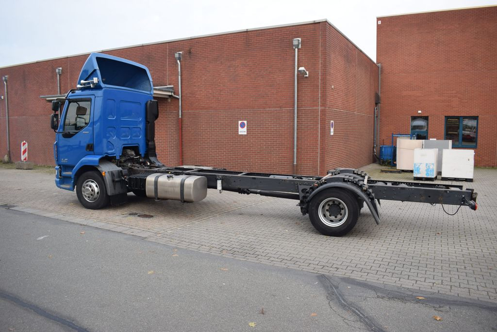 DAF LF 280 Fahrgestell Klima Navi 8-Gang ACC AHK - Kamion sa golom šasijom i zatvorenom kabinom: slika 4 DAF LF 280 Fahrgestell Klima Navi 8-Gang ACC AHK - Kamion sa golom šasijom i zatvorenom kabinom: slika 4