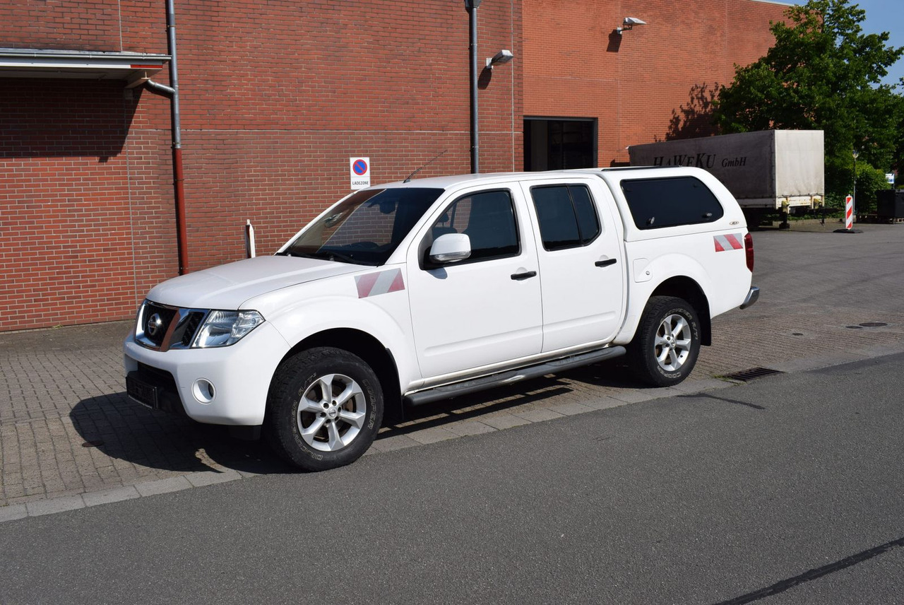 Nissan Navara Double Cab SE 4x4 Automatik Hardtop AHK - SUVSUV: slika 1 Nissan Navara Double Cab SE 4x4 Automatik Hardtop AHK - SUVSUV: slika 1