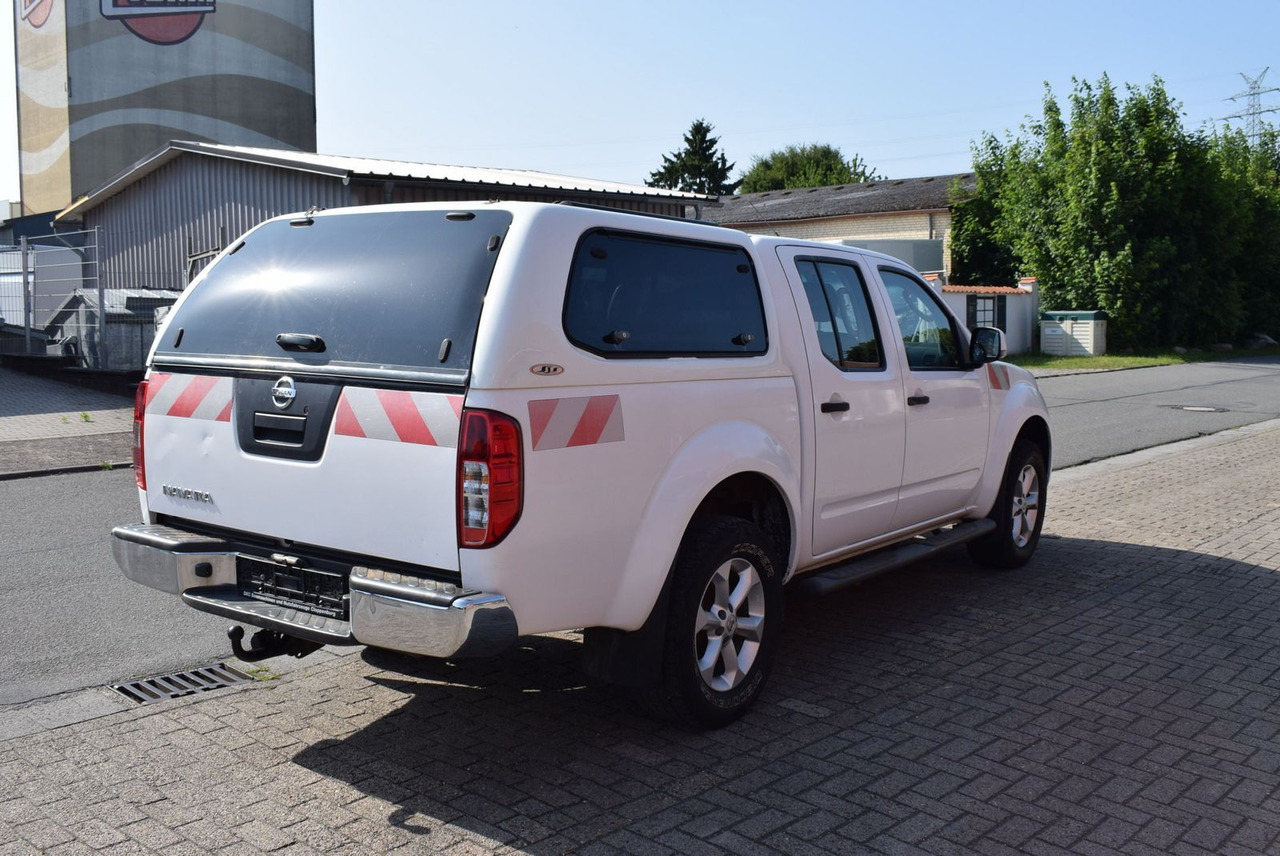 Nissan Navara Double Cab SE 4x4 Automatik Hardtop AHK - SUVSUV: slika 4 Nissan Navara Double Cab SE 4x4 Automatik Hardtop AHK - SUVSUV: slika 4