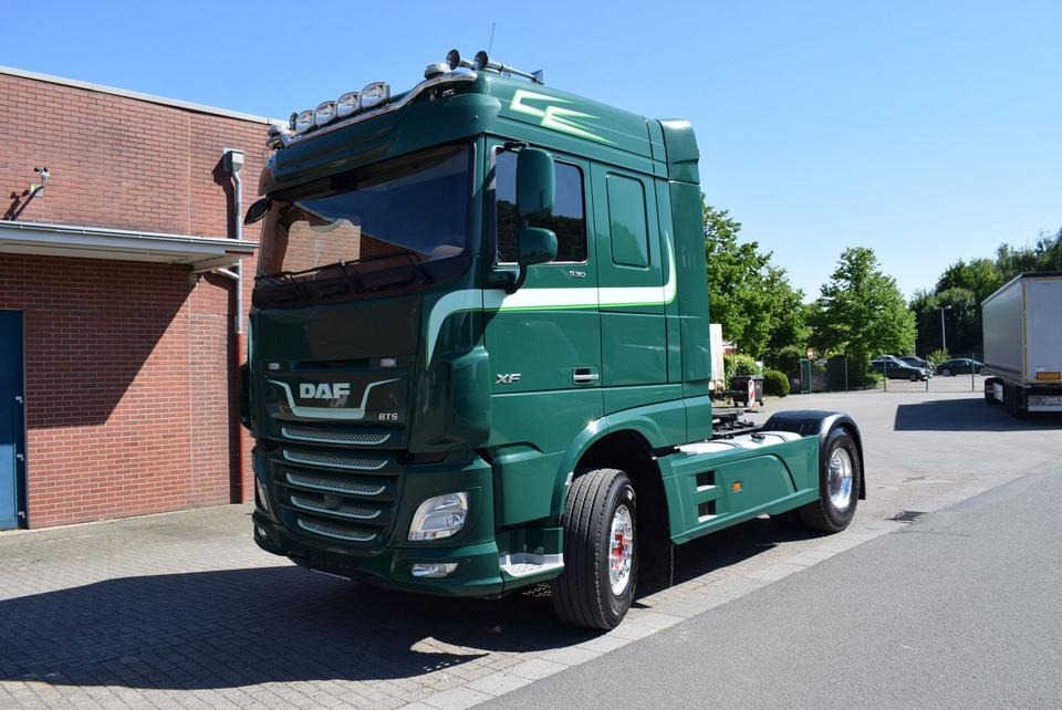 DAF XF 530 FT Retarder Leder Standklima Hydraulik - Tegljač: slika 1 DAF XF 530 FT Retarder Leder Standklima Hydraulik - Tegljač: slika 1