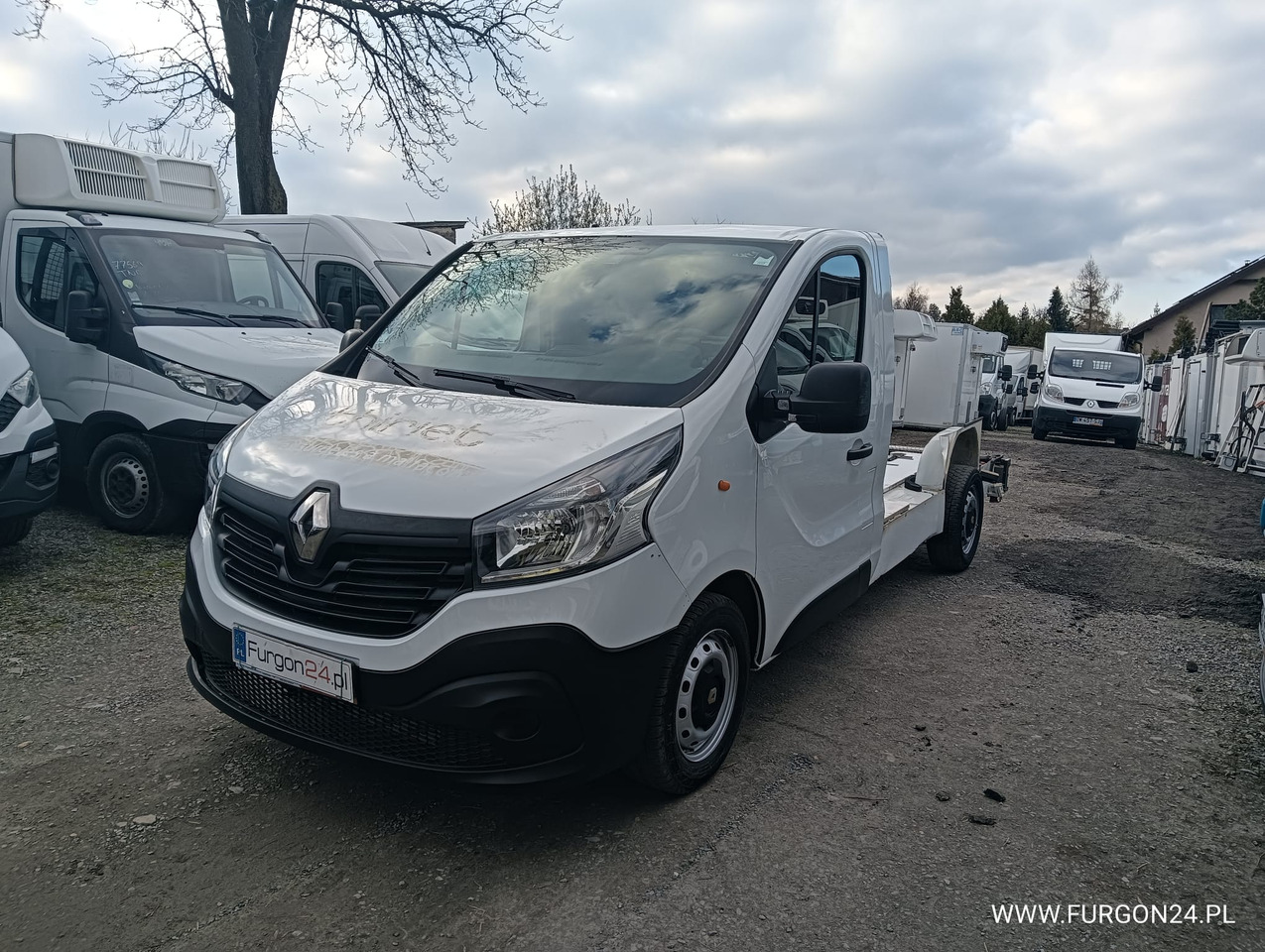 RENAULT TRAFIC PLATFORMA DO ZABUDOWY NR 625 - Dostavno vozilo istovarivač: slika 1 RENAULT TRAFIC PLATFORMA DO ZABUDOWY NR 625 - Dostavno vozilo istovarivač: slika 1