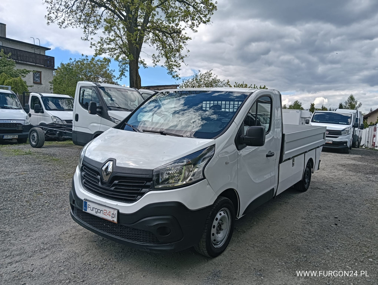 Dostavno vozilo sa otvorenom sandukom RENAULT TRAFIC SKRZYNIA PAKA Z NAJAZDAMI I PÓŁKAMI NR 689: slika 9