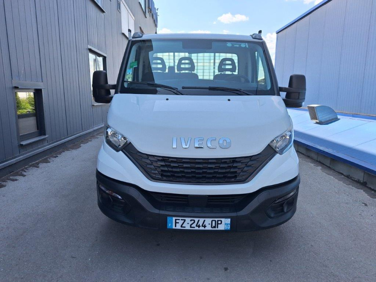 IVECO Daily 35C14 tipper - Dostavno vozilo istovarivač: slika 2 IVECO Daily 35C14 tipper - Dostavno vozilo istovarivač: slika 2