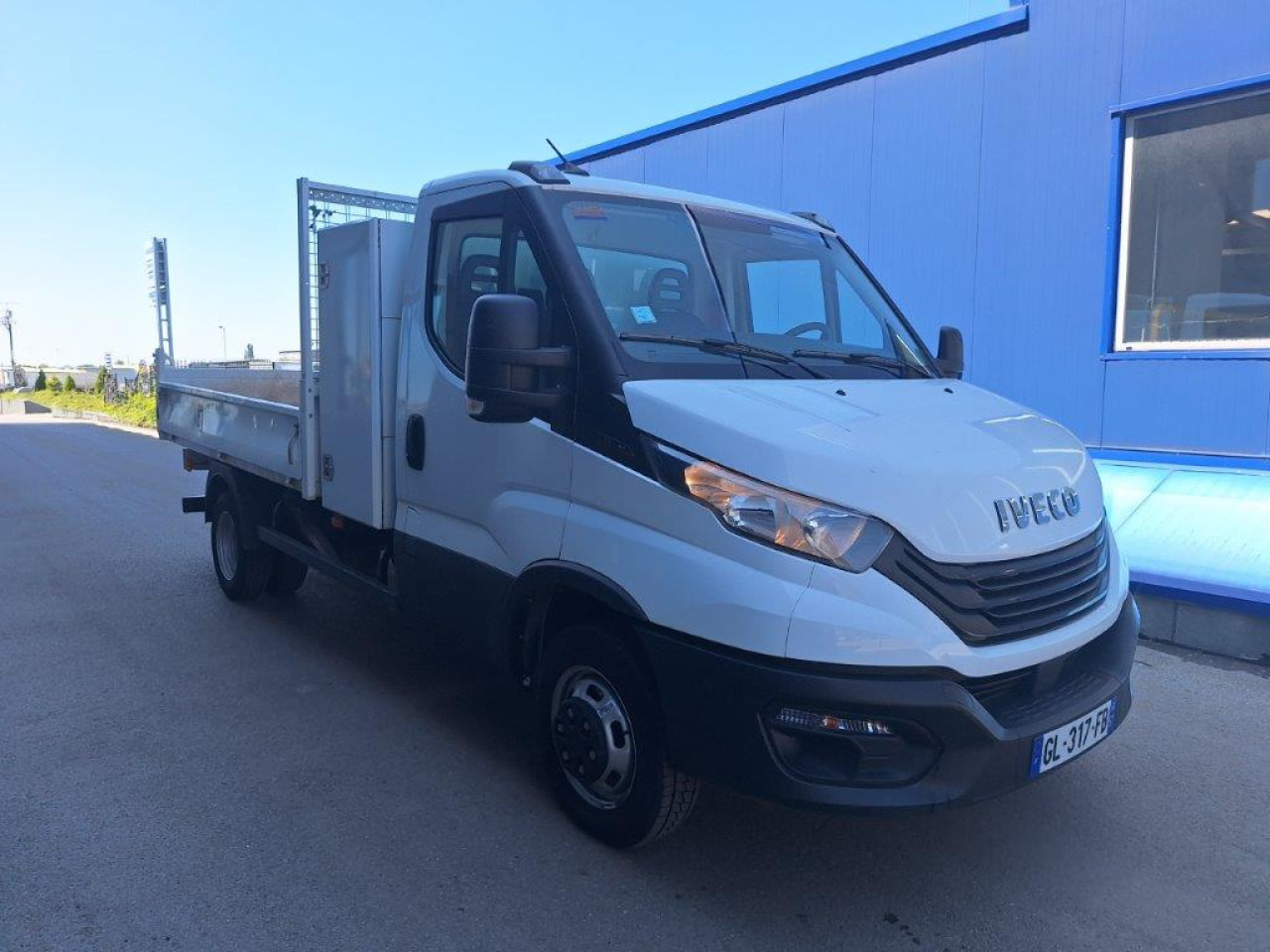 IVECO Daily 35C16 tipper - Dostavno vozilo istovarivač: slika 2 IVECO Daily 35C16 tipper - Dostavno vozilo istovarivač: slika 2
