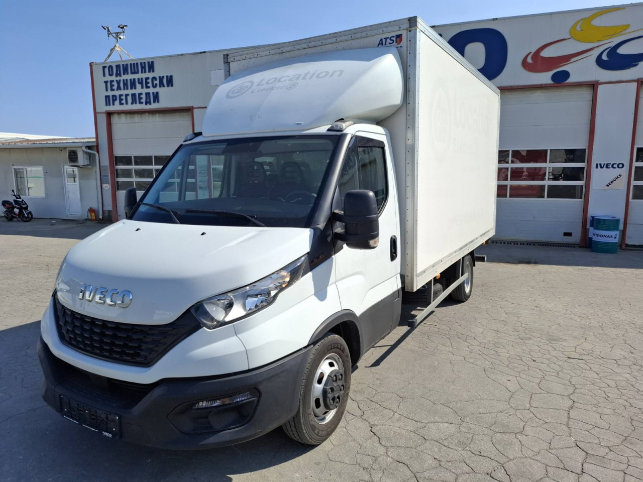 IVECO Daily 35C16H3.0 box/lift - Dostavno vozilo sa zatvorenim sandukom: slika 5 IVECO Daily 35C16H3.0 box/lift - Dostavno vozilo sa zatvorenim sandukom: slika 5