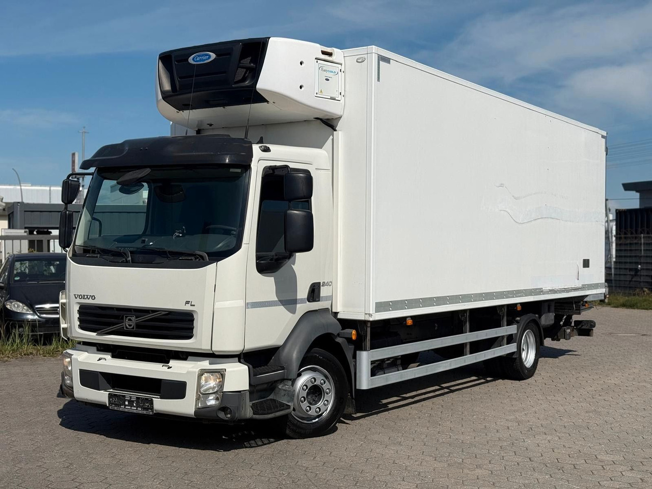 Volvo FL 240 Carrier Easy Cold+Hebebühne - Hladnjača: slika 1 Volvo FL 240 Carrier Easy Cold+Hebebühne - Hladnjača: slika 1