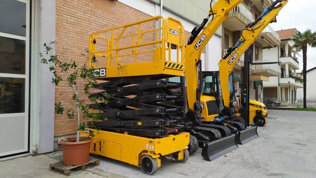 JCB S4550E - Lift u obliku makaza: slika 1 JCB S4550E - Lift u obliku makaza: slika 1