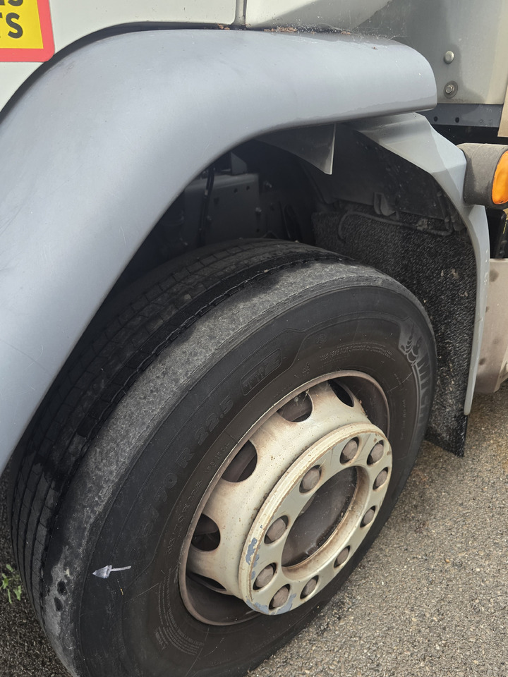 DAF LF 320 - Kamion sa zatvorenim sandukom: slika 4 DAF LF 320 - Kamion sa zatvorenim sandukom: slika 4